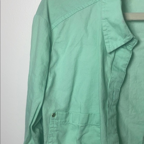 Button down blouse - Picture 2 of 3